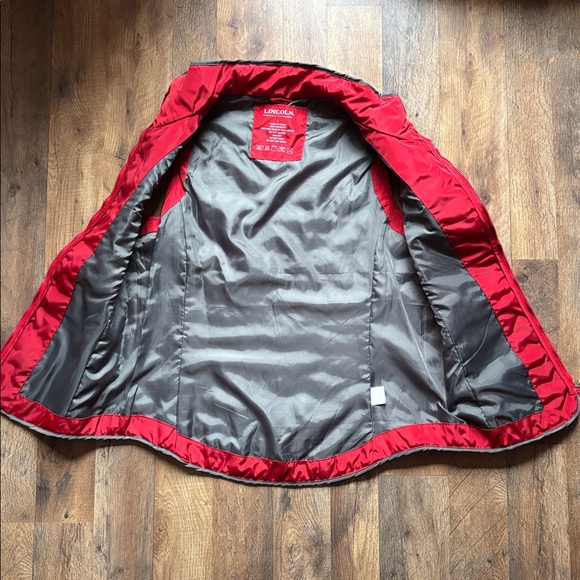 Lincoln Outfitters Red and Gray Quilted Lightweight Zip Up Puffer Vest New - Picture 4 of 6